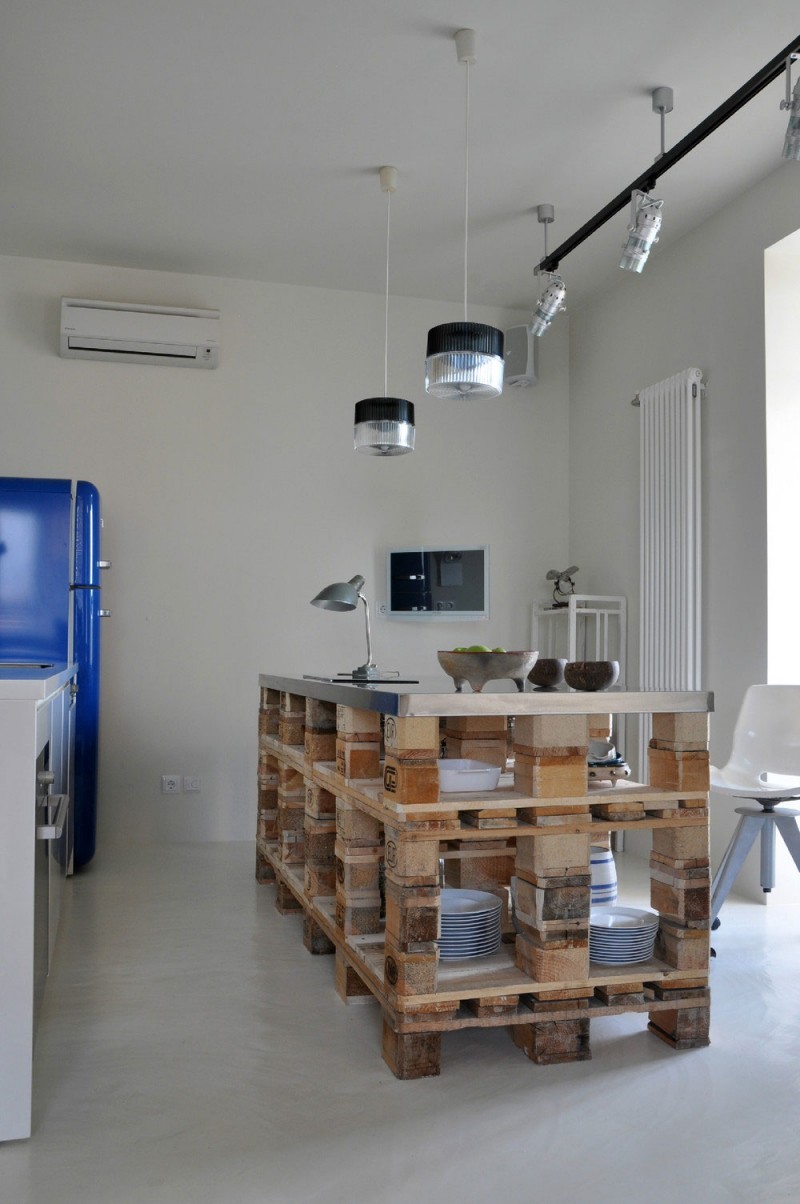 5 ideias de títulos:
1. Transforme sua Casa: Guia Completo de Decoração com Paletes
2. Paletes na Sala de Estar: Crie Sofás e Mesas Incríveis
3. Jardim Vertical com Paletes: Ideias Criativas e Sustentáveis
4. Como Tratar e Pintar Paletes para Durabilidade Máxima
5. Onde Encontrar Paletes Gratuitos ou Baratos para Seus Projetos