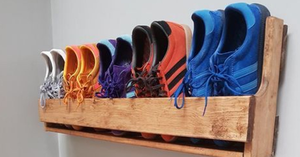 5 ideias de títulos:
1. Transforme sua Casa: Guia Completo de Decoração com Paletes
2. Paletes na Sala de Estar: Crie Sofás e Mesas Incríveis
3. Jardim Vertical com Paletes: Ideias Criativas e Sustentáveis
4. Como Tratar e Pintar Paletes para Durabilidade Máxima
5. Onde Encontrar Paletes Gratuitos ou Baratos para Seus Projetos