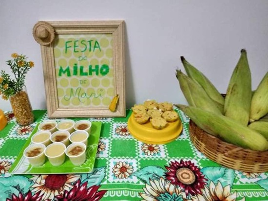 decoração com palha de milho verde