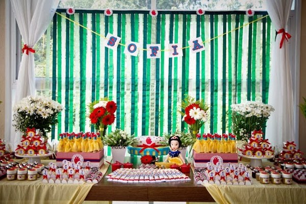 20 ideias criativas decoração papel crepom verde branco