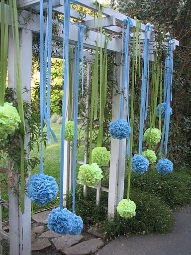 decoração com papel crepom verde e branco