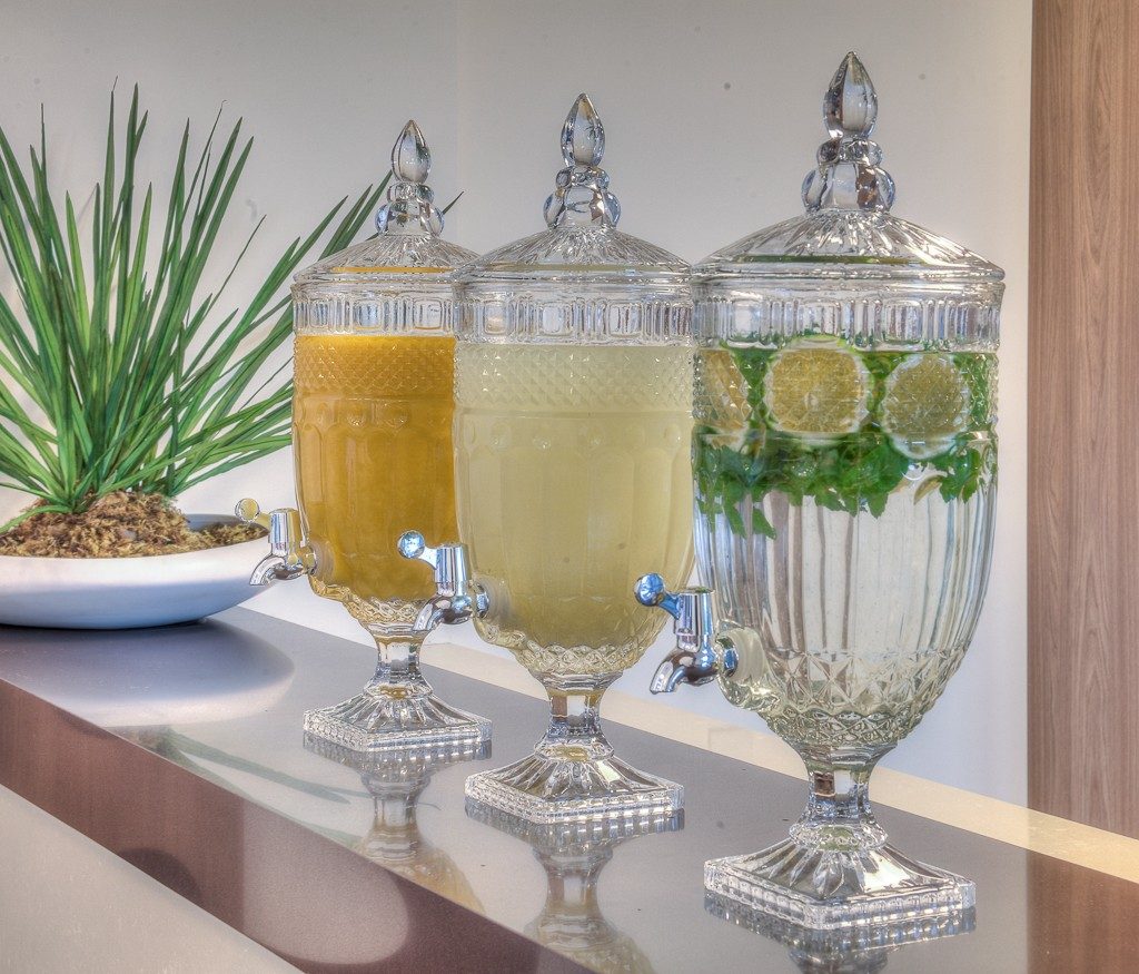 ideias de decoração com suqueira de vidro para festas