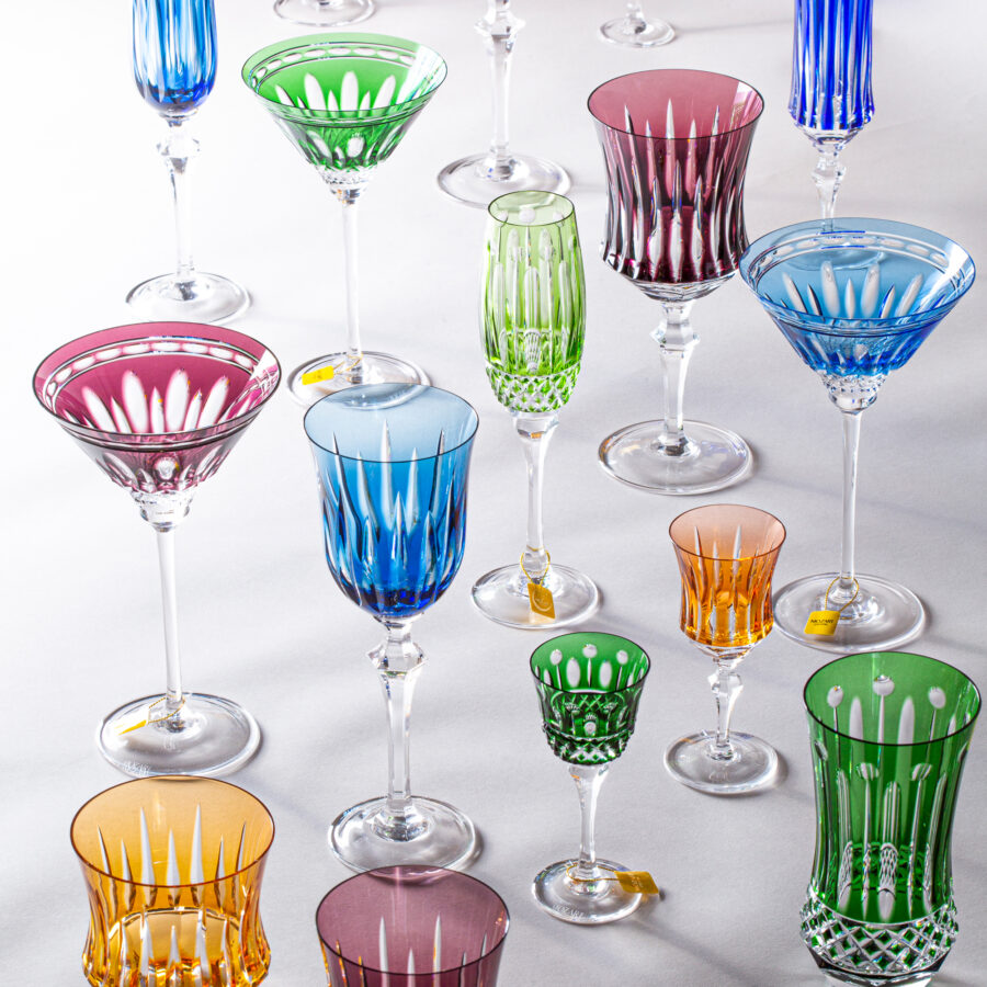 taças de vidro vs taças de cristal para decoração
