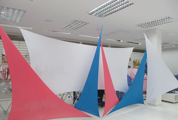 ideias de decoração com tecidos coloridos para sala