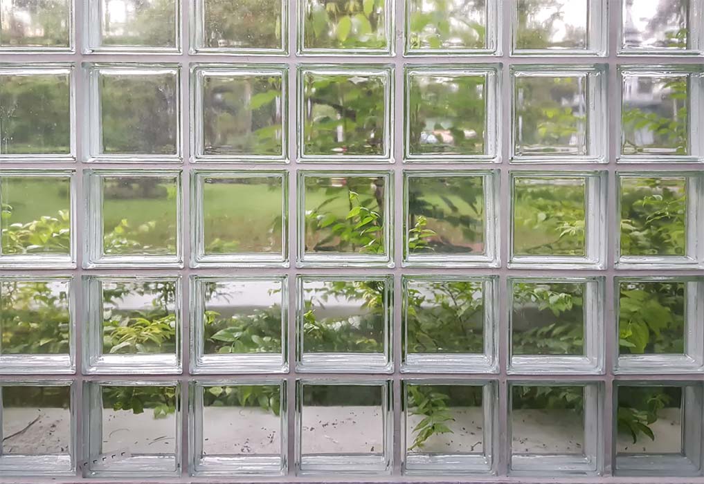 erros comuns ao usar tijolo de vidro na decoração