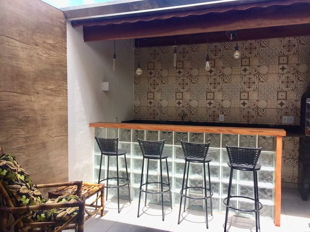 tijolo de vidro vs. bloco de vidro qual escolher