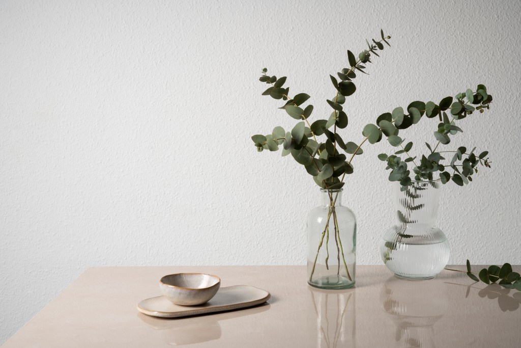 Vasos de Vidro Grandes: Tendências de Cores e Acabamentos para 2024