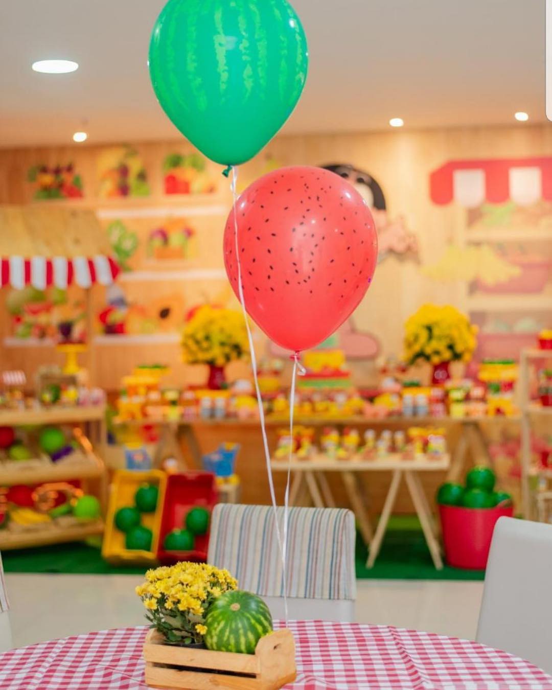 5 ideias de títulos:
1. Decoração de Festa Magali: Guia Completo com Cores e Elementos Essenciais.
2. Kits de Decoração Magali: Opções Práticas para Sua Festa.
3. Ideias Criativas DIY para uma Festa Tema Magali Inesquecível.
4. Como Montar uma Mesa Principal Encantadora com o Tema Magali.
5. Lembrancinhas e Centros de Mesa: Toques Finais para sua Festa Magali.