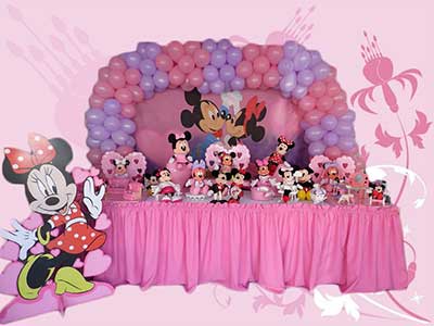 decoração da minnie rosa simples com tnt