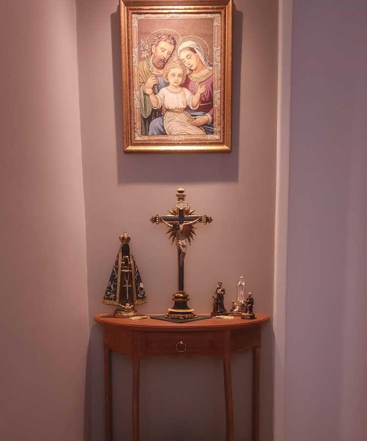 como fazer um altar de nossa senhora aparecida com materiais reciclados