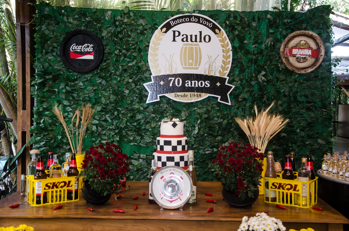 decoração 70 anos simples