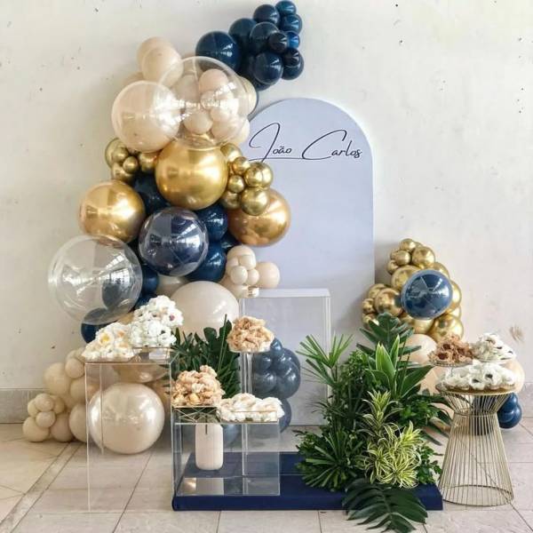 como fazer um arco de balões azul simples para aniversário