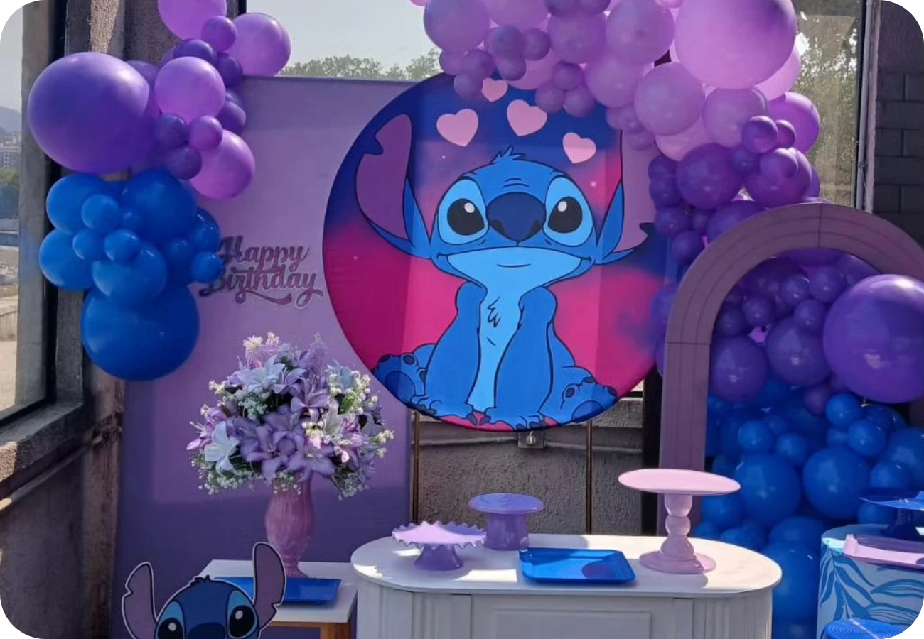 decoração azul simples vs decoração azul elaborada