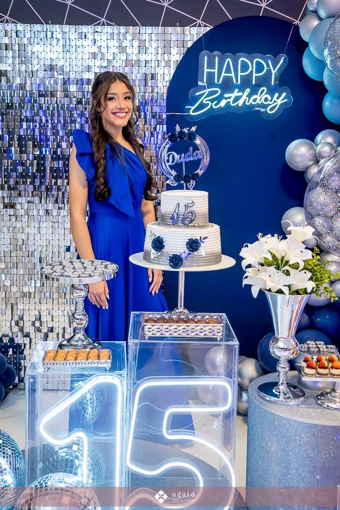 decoração de aniversário de 15 anos azul