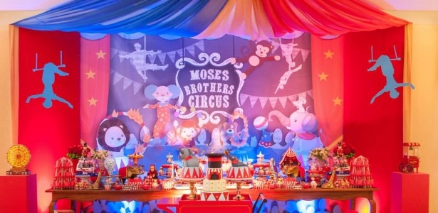 decoração de aniversário de gêmeas simples ou luxuosa qual escolher