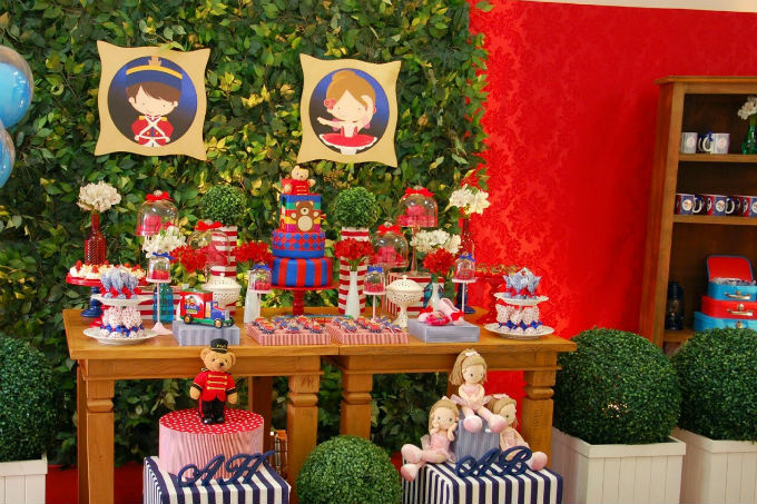 decoração de aniversário de gêmeas simples ou luxuosa qual escolher