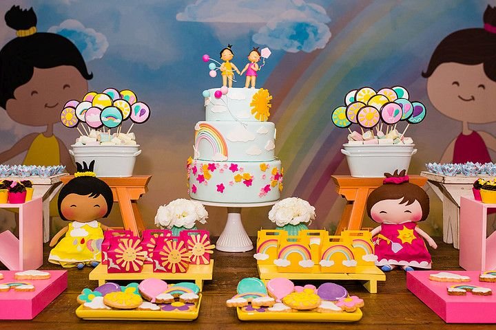 decoração de aniversário de gêmeas simples ou luxuosa qual escolher