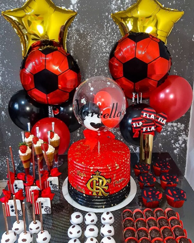 5 ideias de títulos para posts satélites:
1. Decoração de Festa Flamengo: Guia Completo para um Aniversário Inesquecível
2. DIY: Crie sua Própria Decoração de Festa do Flamengo em Casa
3. Top 10 Itens Essenciais para uma Festa Temática do Flamengo
4. Ideias Criativas para Mesa do Bolo e Doces com Tema Flamengo
5. Onde Comprar Decoração de Festa do Flamengo: Melhores Lojas e Dicas