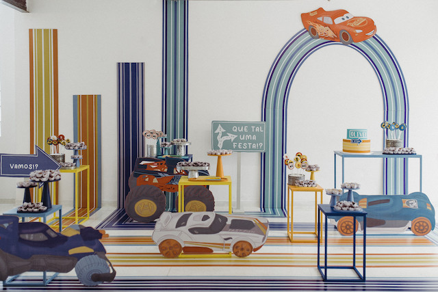 erros comuns decoração aniversário carros evitar