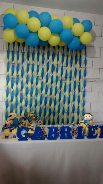 decoração de ano novo com papel crepom