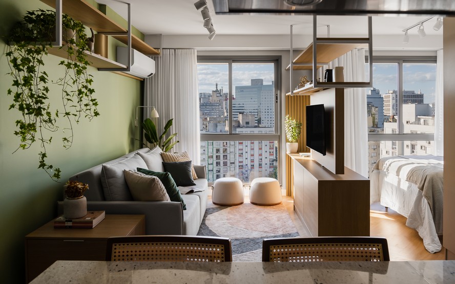 5 ideias de títulos:
1. Decoração 2026: As Cores e Texturas que Vão Dominar seu Apartamento
2. Apartamentos Pequenos: Soluções Inteligentes para Ampliar e Decorar
3. Transforme seu Aluguel: Dicas de Decoração sem Reformas
4. Biofilia na Decoração: Traga a Natureza para Dentro de Casa
5. Móveis do Futuro: Tendências em Sofás e Peças Modulares para 2026