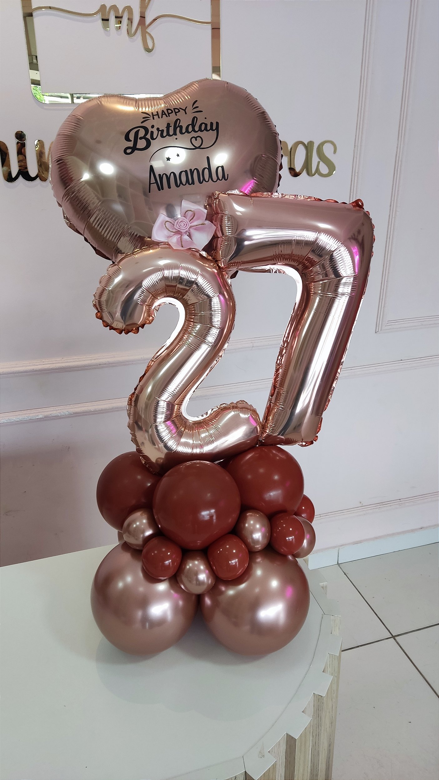 1. Guia Completo: Como Montar um Arco de Balões Desconstruído Perfeito. 2. Balões Bubble: A Tendência Transparente que Vai Transformar Sua Festa. 3. Cores em Alta para Decoração de Balões em 2026: Do Terroso ao Metalizado. 4. As Melhores Marcas de Balões para Decorações Profissionais no Brasil. 5. Dicas Essenciais para Fixar e Conservar Seus Balões por Mais Tempo.