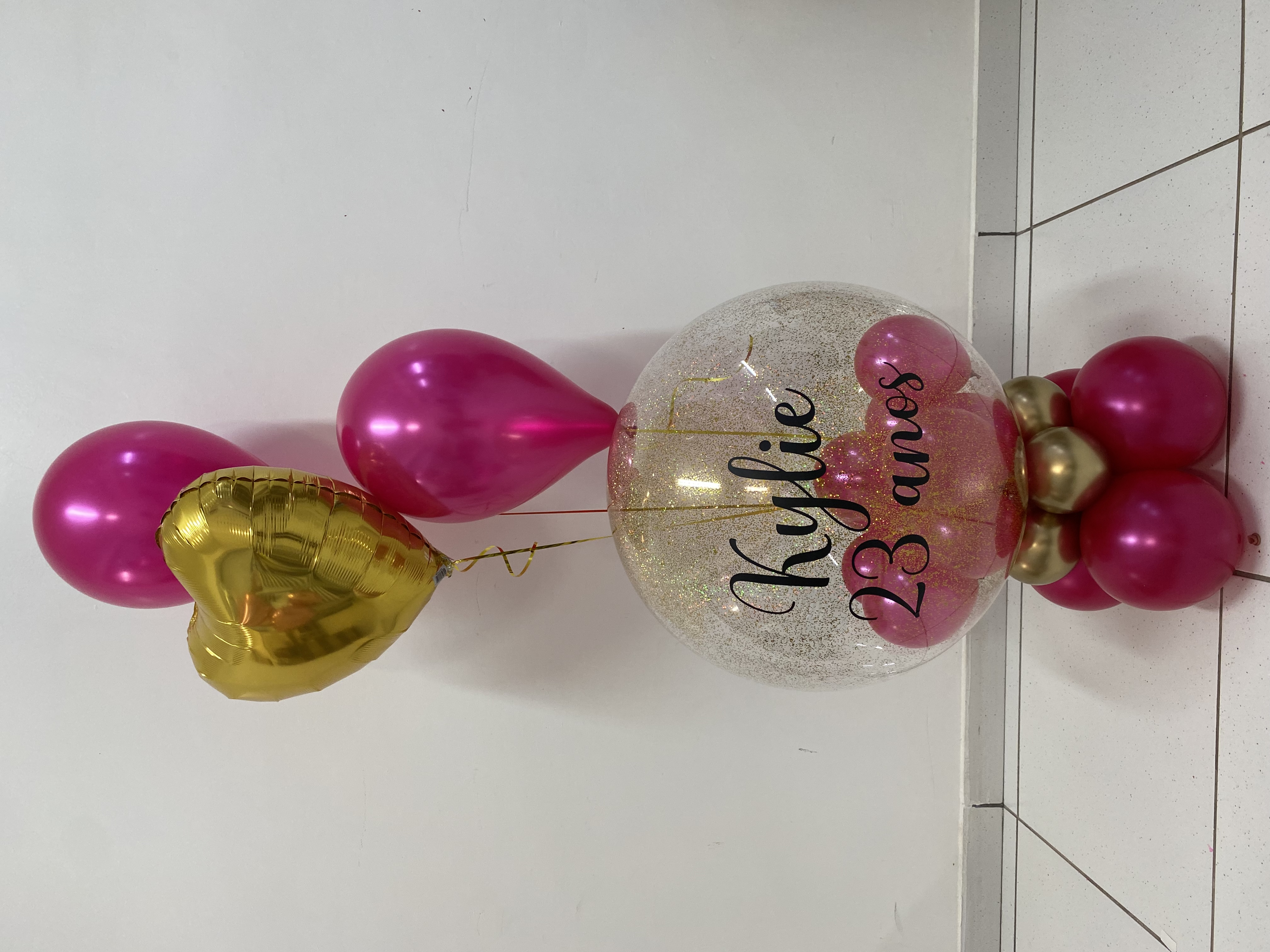 como evitar balões murchos decoração rosa dourado