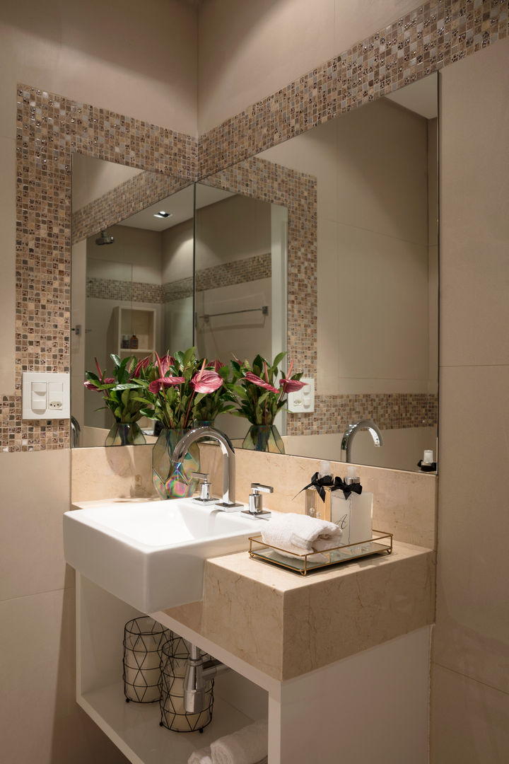 5 Ideias para um Banheiro Moderno e Funcional
Como Transformar seu Banheiro em um Santuário de Autocuidado
Tendências de Cores e Revestimentos para Banheiros Modernos
Soluções Inteligentes para Banheiros Pequenos e Modernos
Iluminação e Metais: Os Detalhes que Definem um Banheiro Moderno