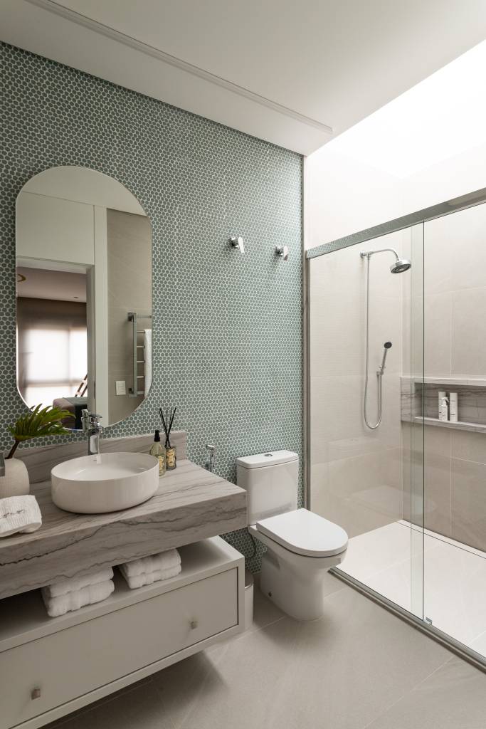 5 Ideias para um Banheiro Moderno e Funcional
Como Transformar seu Banheiro em um Santuário de Autocuidado
Tendências de Cores e Revestimentos para Banheiros Modernos
Soluções Inteligentes para Banheiros Pequenos e Modernos
Iluminação e Metais: Os Detalhes que Definem um Banheiro Moderno