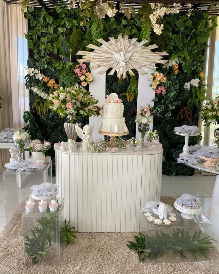 Como escolher as flores ideais para a decoração do seu batizado