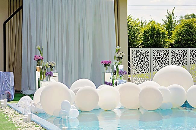 decoração de bexiga na piscina