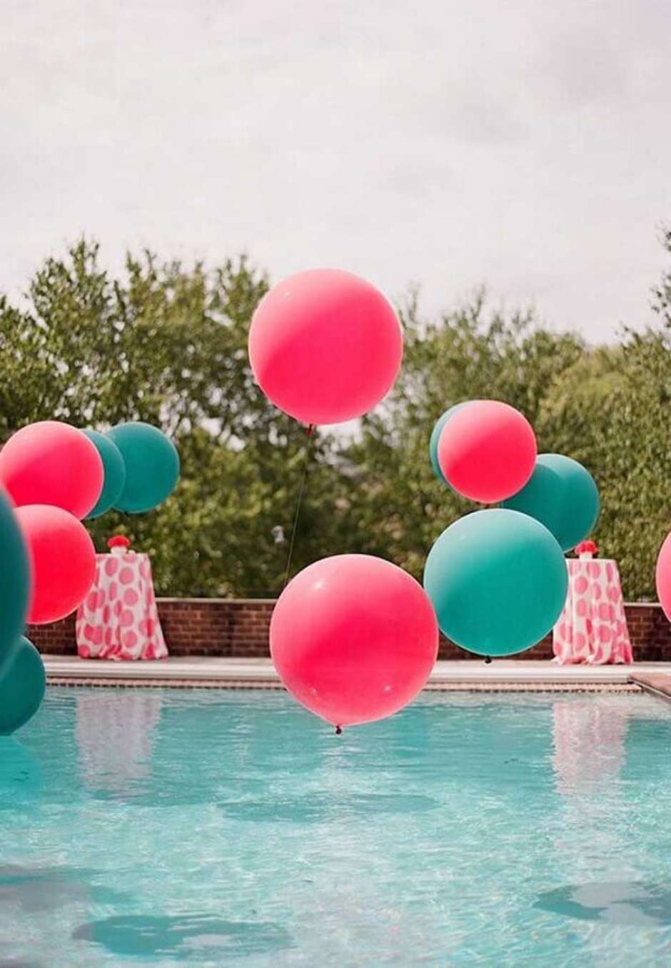 custo decoração bexiga piscina barata