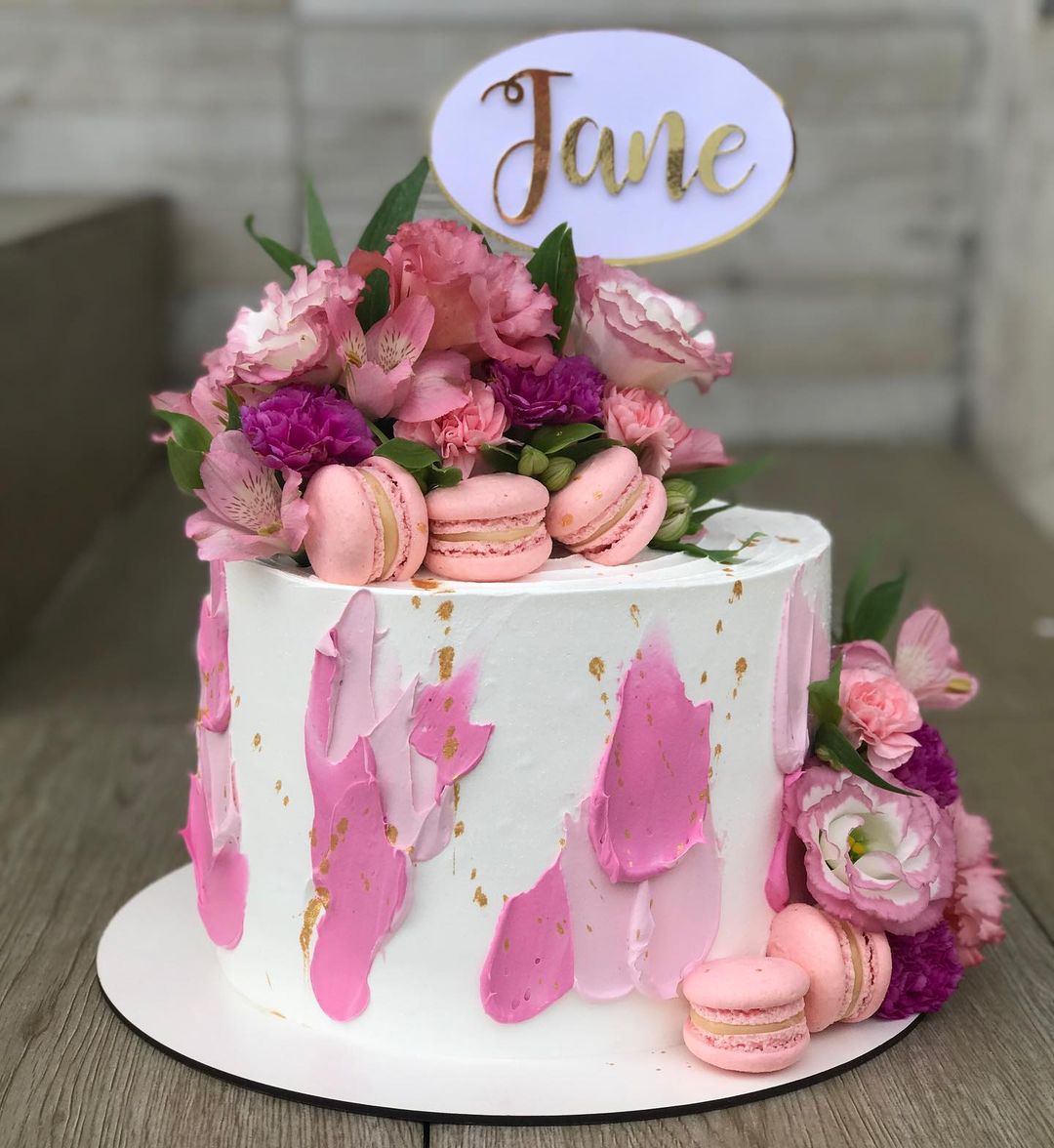 Flores Comestíveis: Guia de Uso e Segurança na Confeitaria