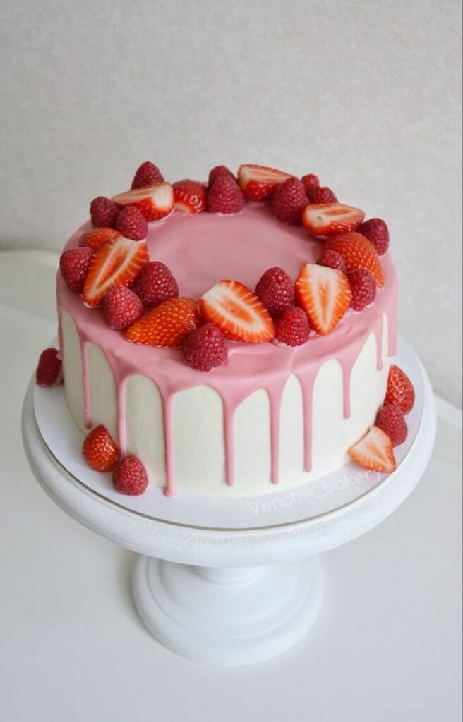 Drip Cake de Morango: Passo a Passo para um Visual Impactante