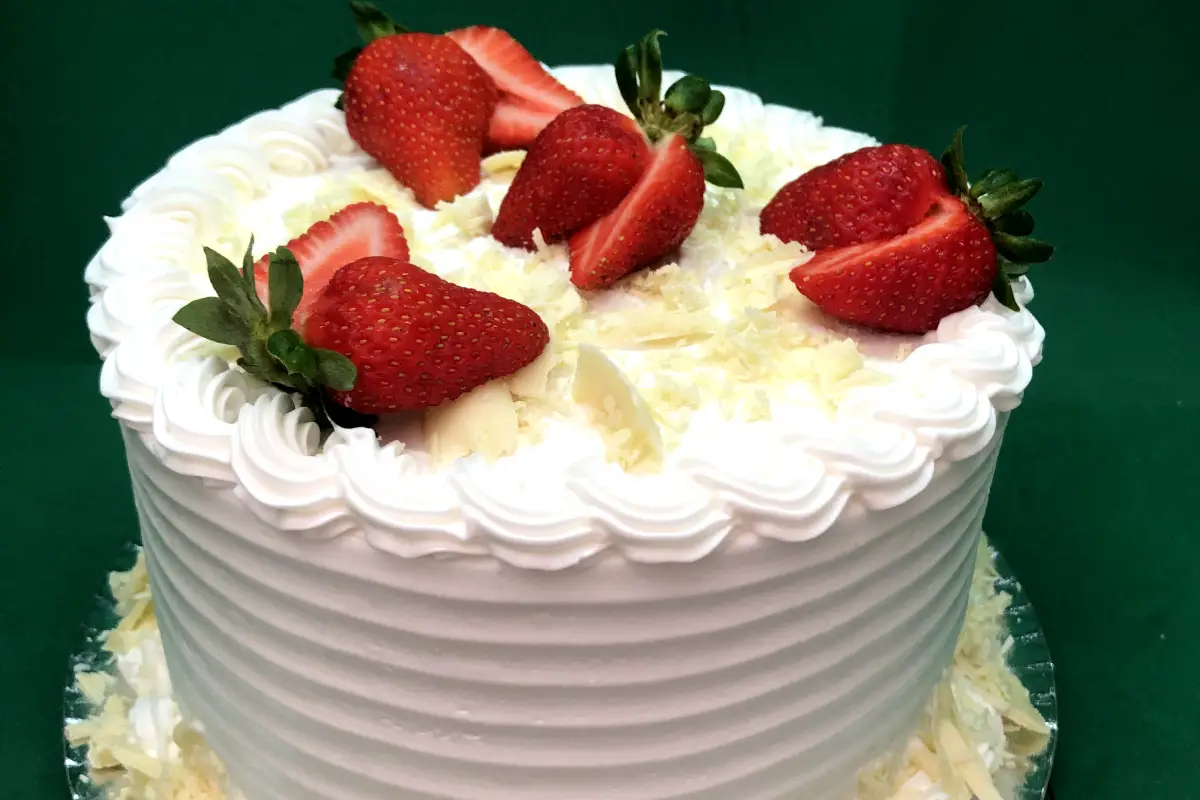 Como fazer um Naked Cake de Morango perfeito