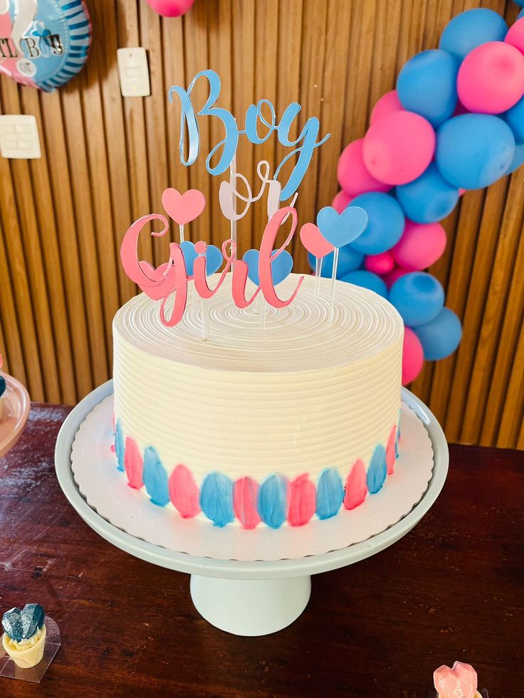 decoração de bolo com chantilly