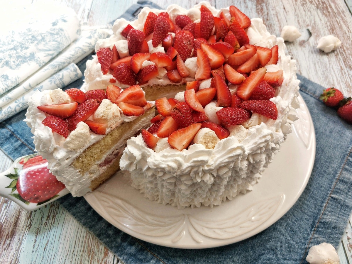 Como Evitar que Morangos Estraguem a Decoração do Seu Bolo