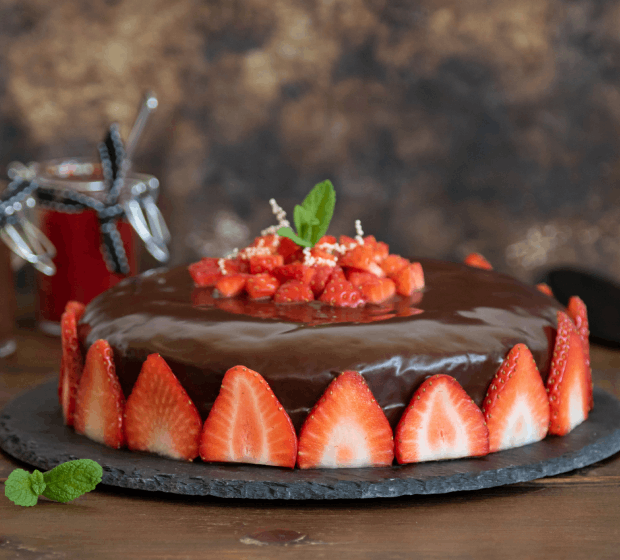 5 ideias de títulos:
1. Chantilly Perfeito: O Guia Definitivo para Decorar Bolos com Morangos
2. Morangos e Chantilly: Técnicas Criativas para um Bolo Inesquecível
3. Do Clássico ao Moderno: Estilos de Decoração com Chantilly e Morangos
4. Segredos do Chantininho: Como Fazer e Decorar Bolos Resistentes ao Calor
5. Dicas de Ouro: Evitando Erros na Decoração de Bolos com Frutas Frescas