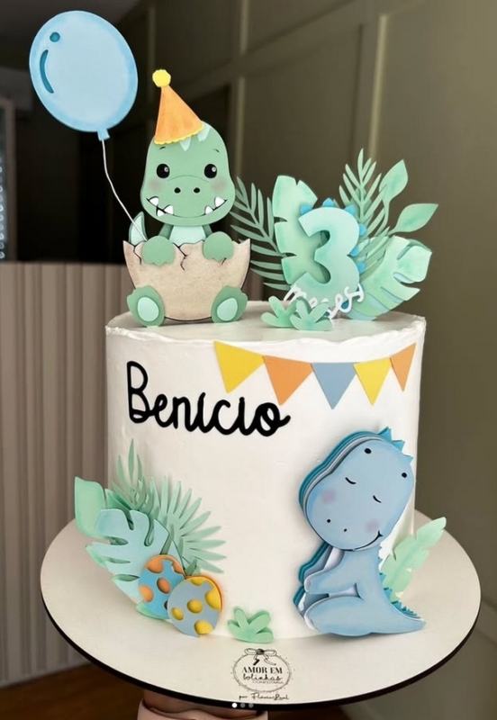 quanto custa fazer bolo dinossauro decorado