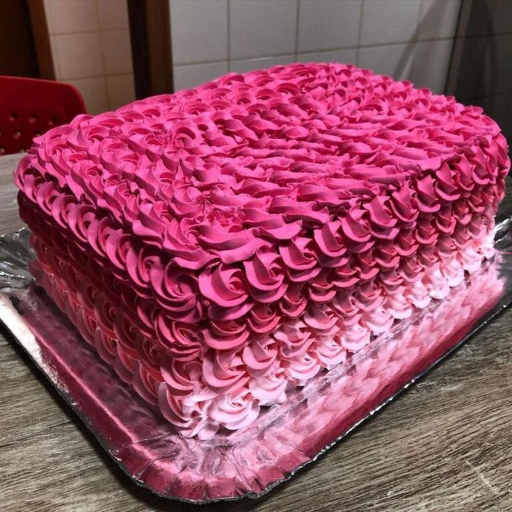 decoração de bolo feminino quadrado