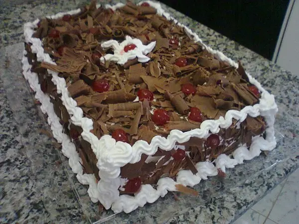 decoração de bolo feminino quadrado