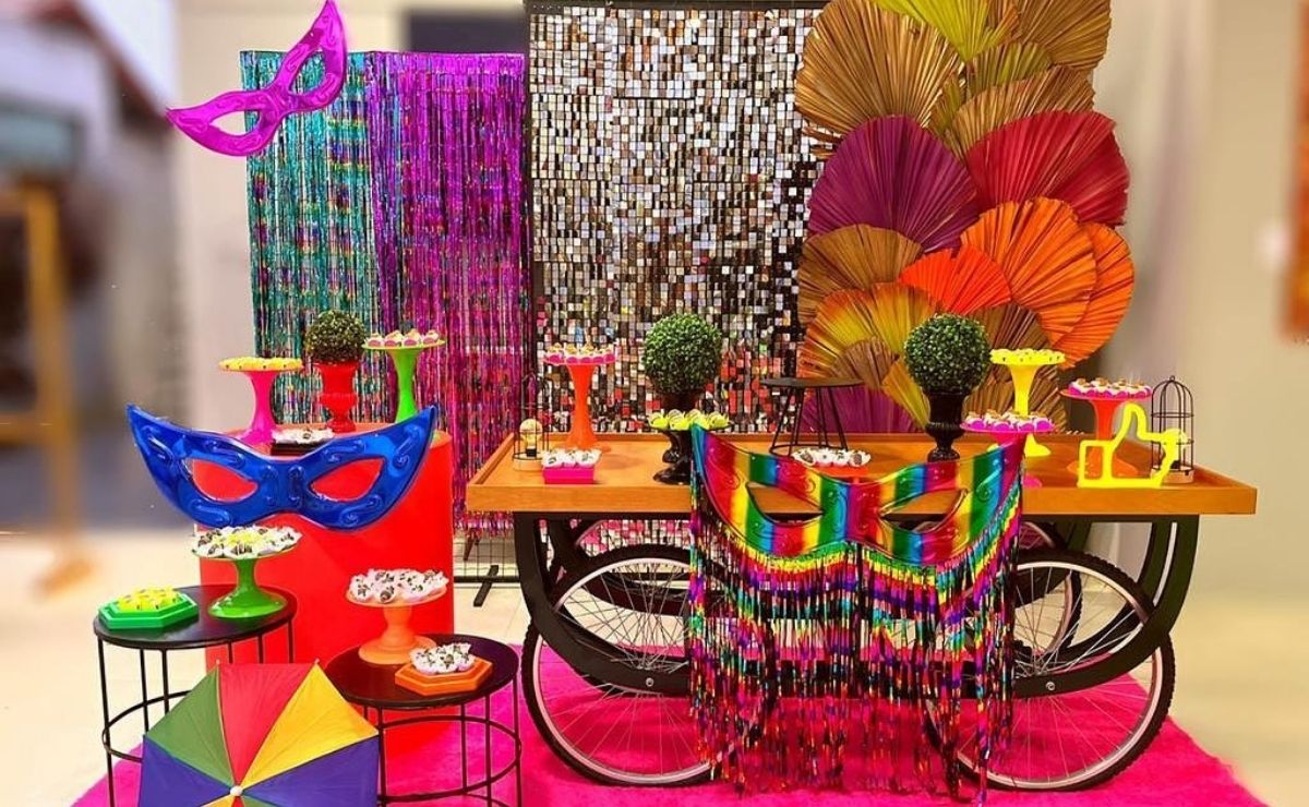 Decoração de mesa de Carnaval com EVA: enfeites fáceis e divertidos