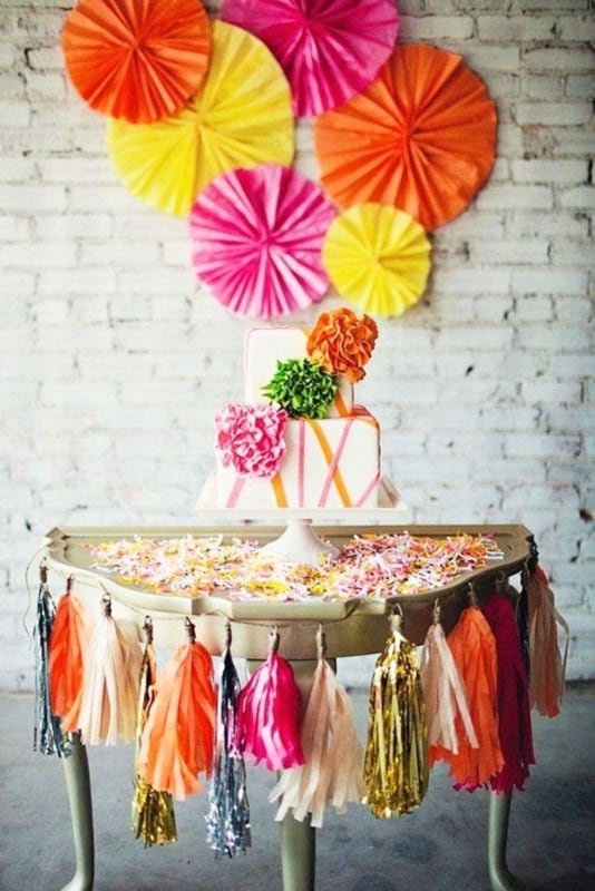 decoração de carnaval com papel crepom