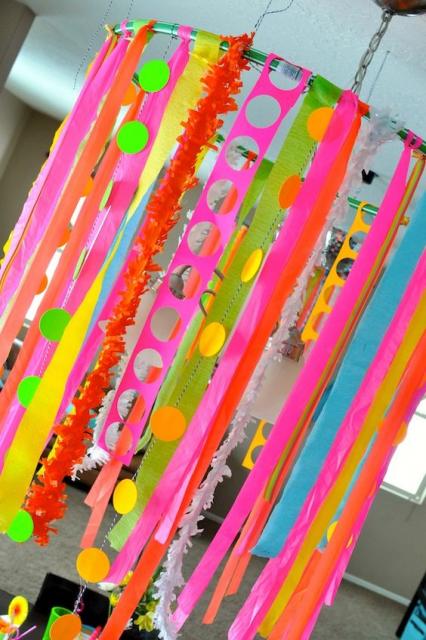 Decoração de Carnaval DIY: Flores, Serpentinas e Pompons com Papel Crepom