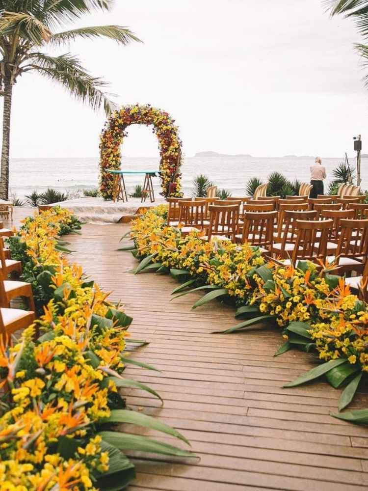 decoração de casamento amarelo e branco rustico