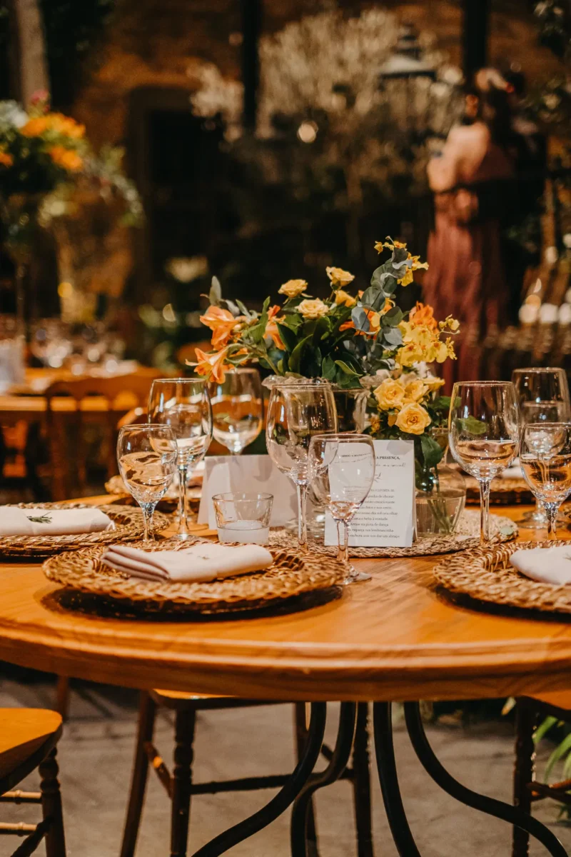 custo decoração casamento amarelo e branco rústico