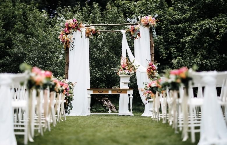 decoração de casamento ao ar livre simples e barato