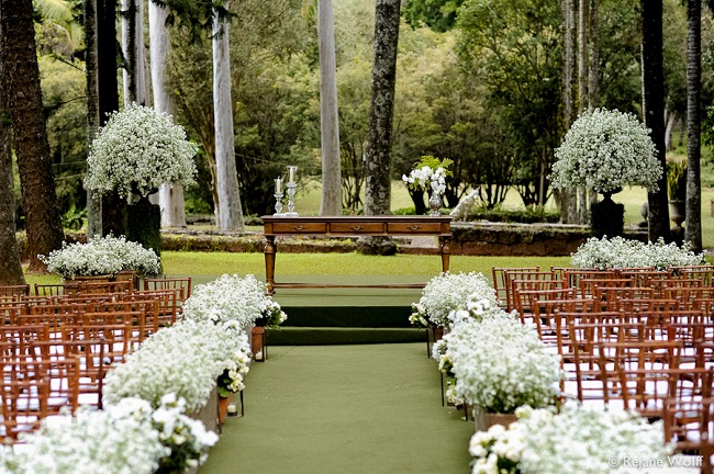 Iluminação Charmosa para Casamentos Noturnos ao Ar Livre