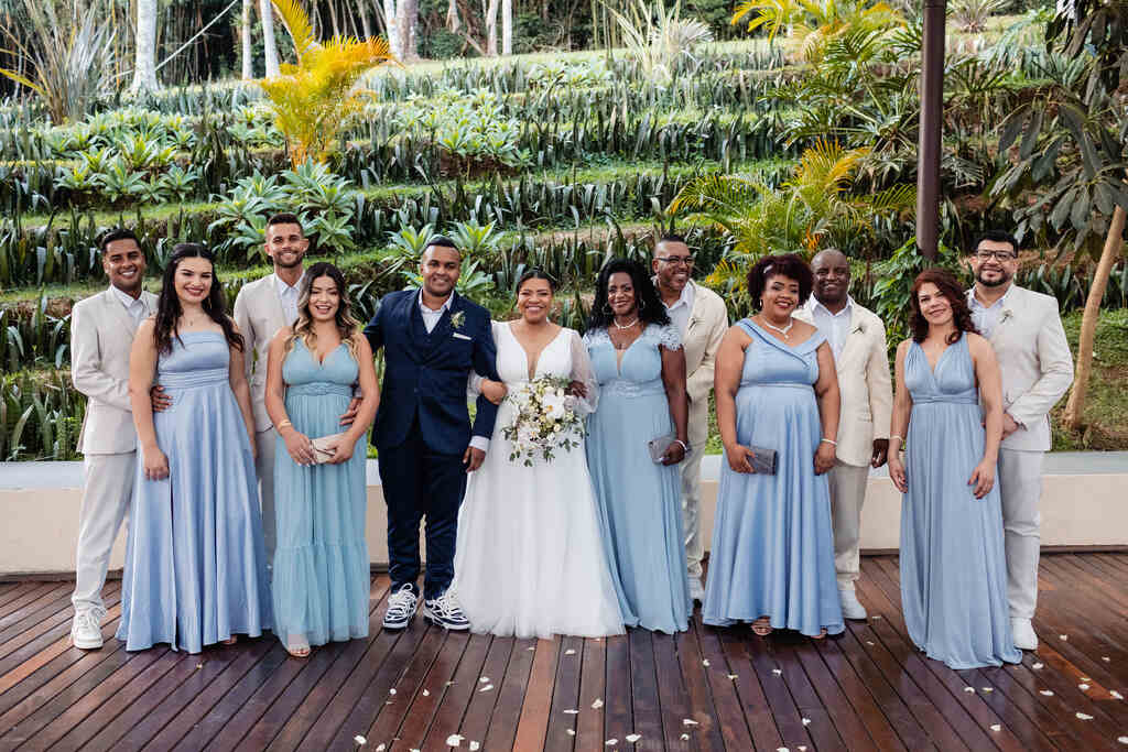 decoração de casamento azul royal e branco