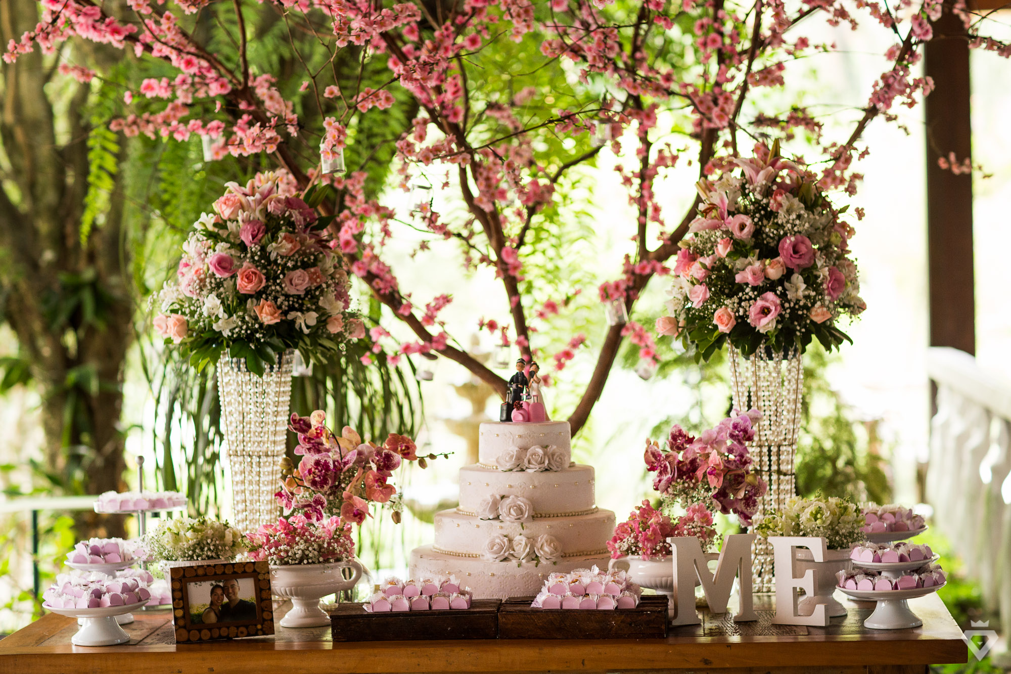 ideias de decoração de casamento com flores do campo